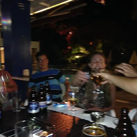 Tropic Marina 公寓式酒店 2*