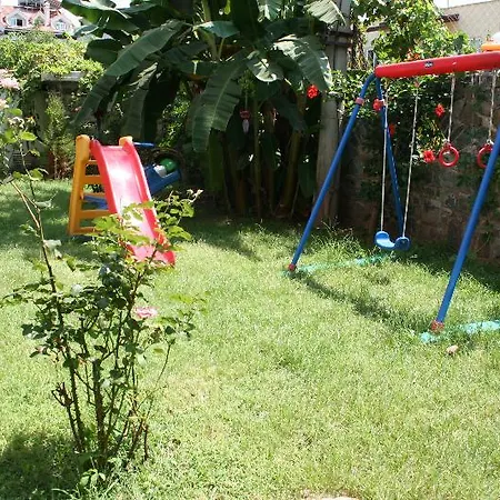 Tropic Marina מלון דירות 2*